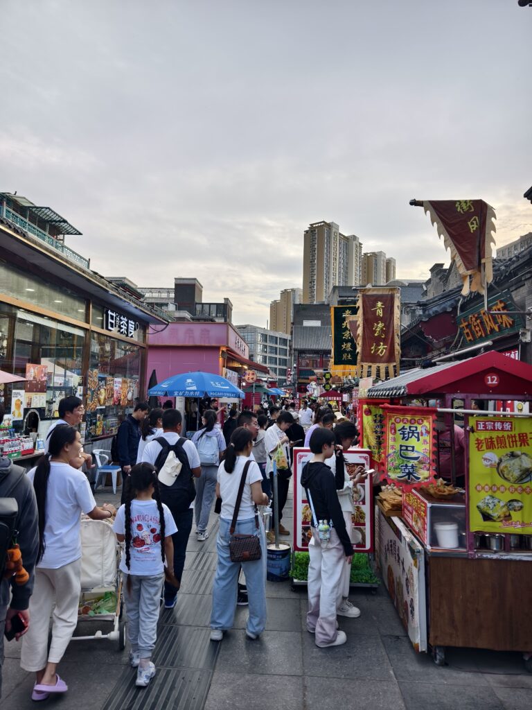 L’histoire de la street-food chinoise : des ruelles antiques aux marchés modernes
