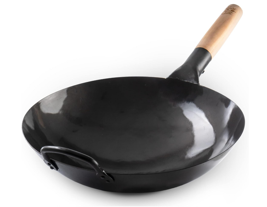 Wok chinois en fonte, ustensile de base de la cuisine asiatique