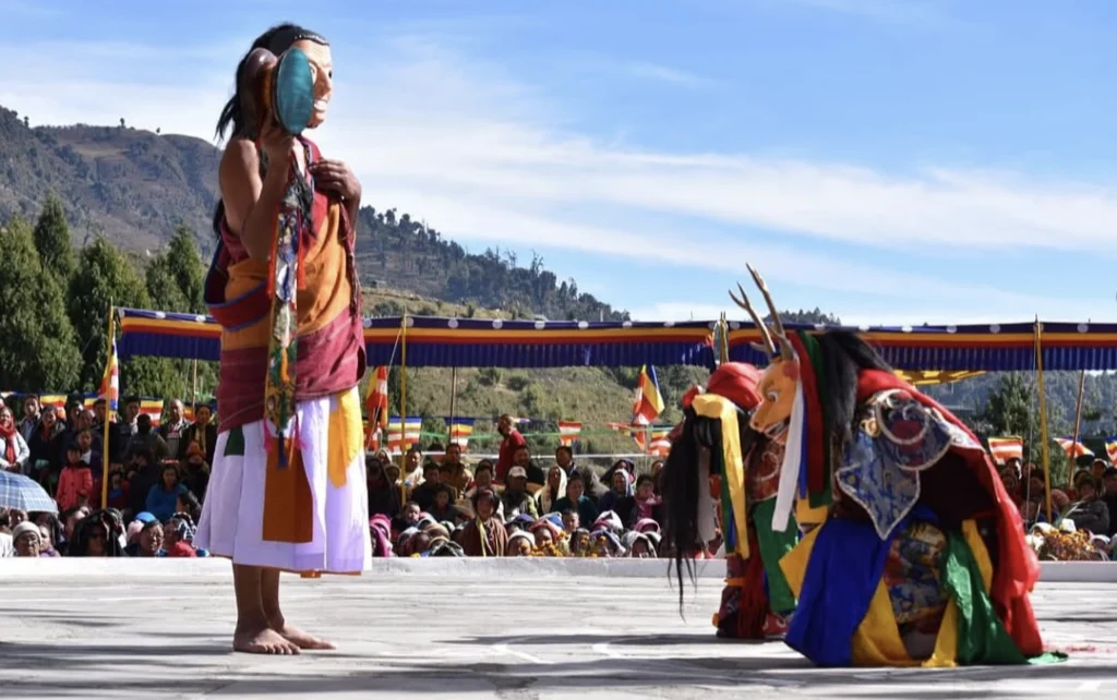 masques dans la danse tibetaine