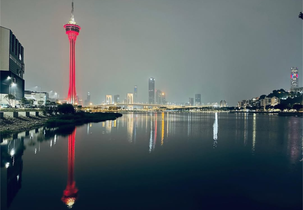 vue sur la macao tower la nuit