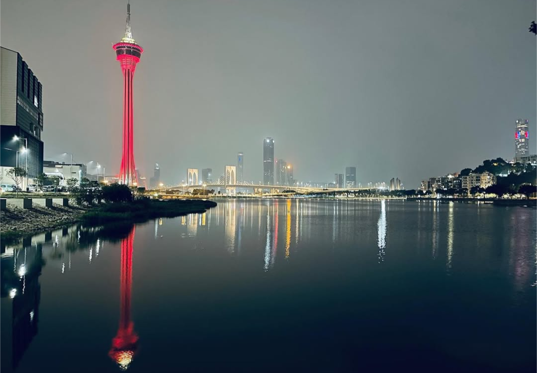 vue sur la macao tower la nuit