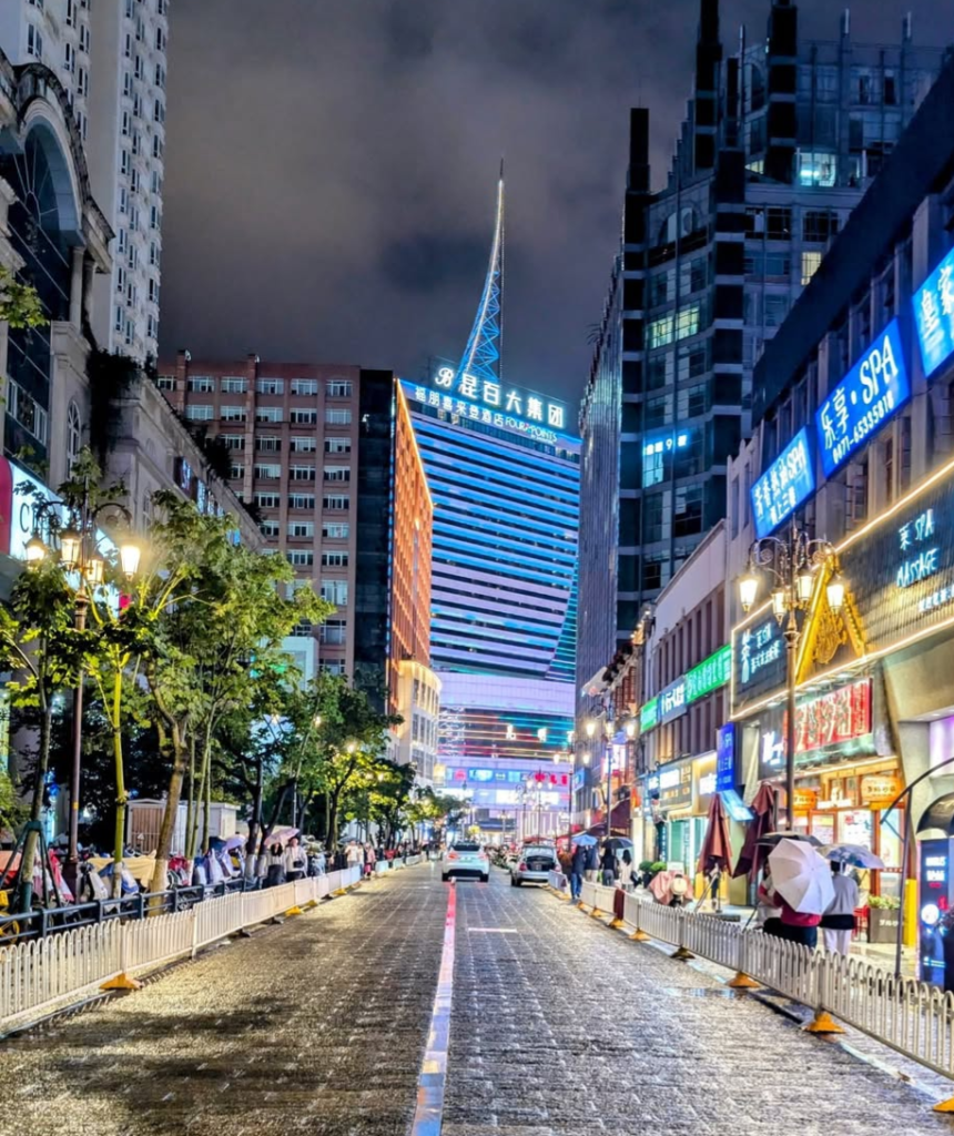 centre ville de kunming la nuit